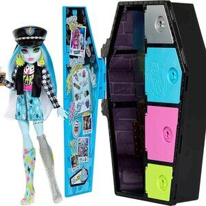 Skulltimate Secrets Frankie Stein